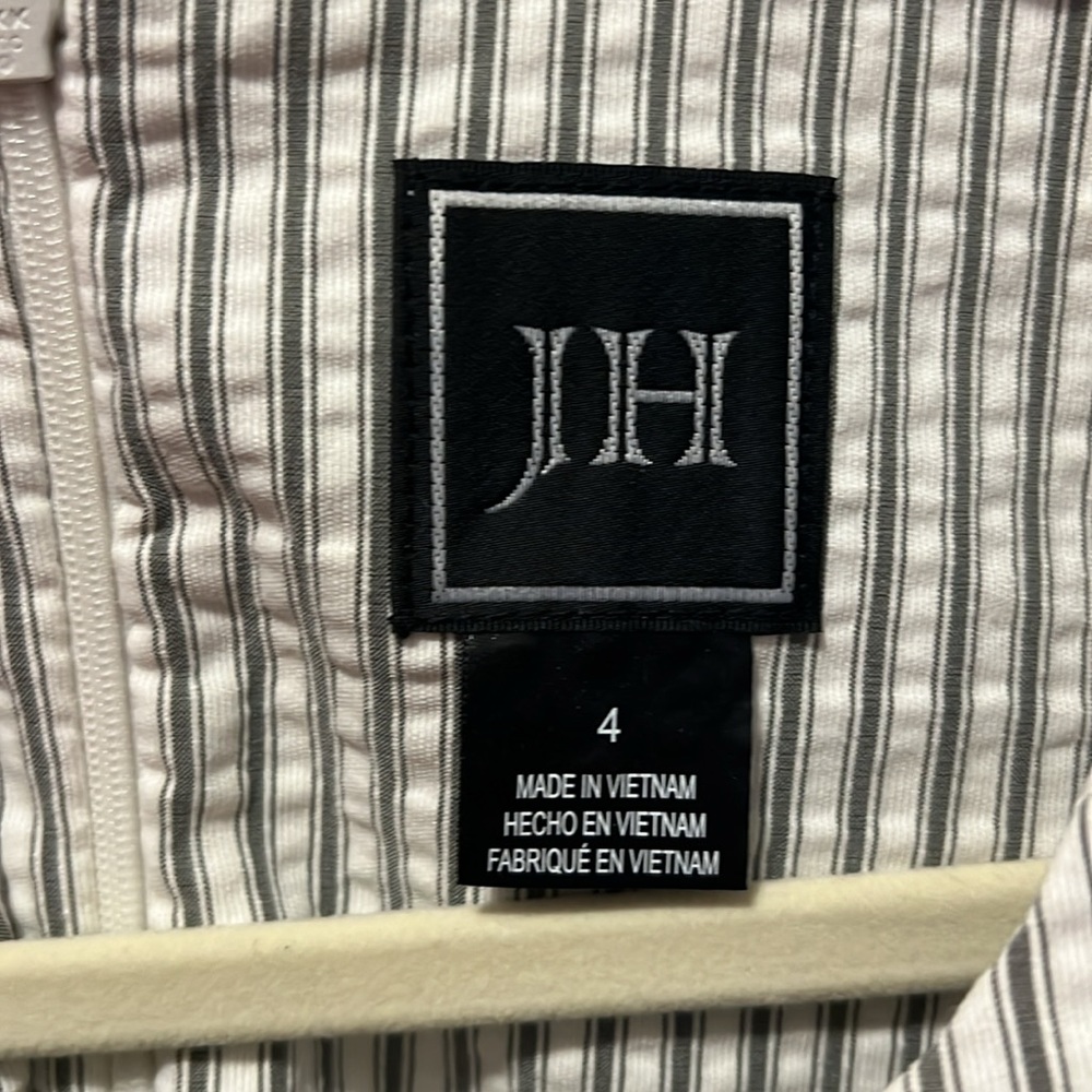 JH grey and white striped women’s size 4 dress - Picture 3 of 3